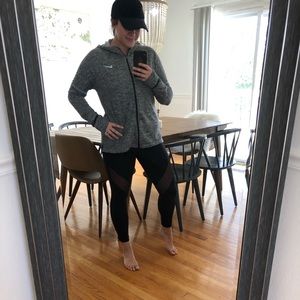 Nike runners jacket size large hoodie grey